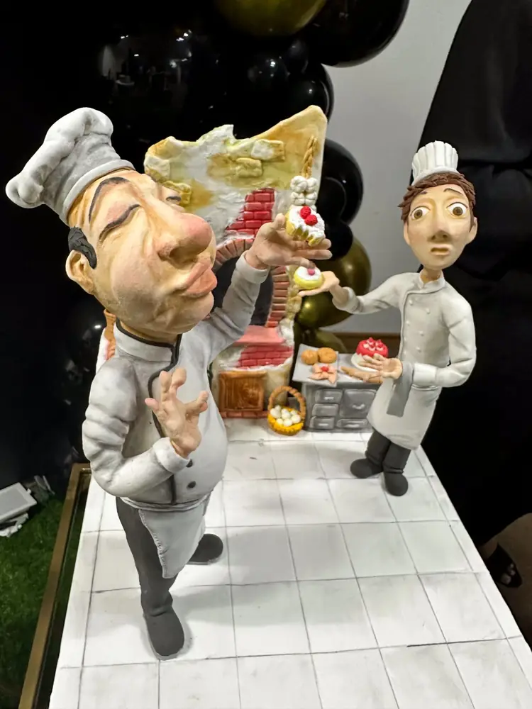 Combining my love for sculpture with the art of pastry has been an incredible journey. For my graduation day a