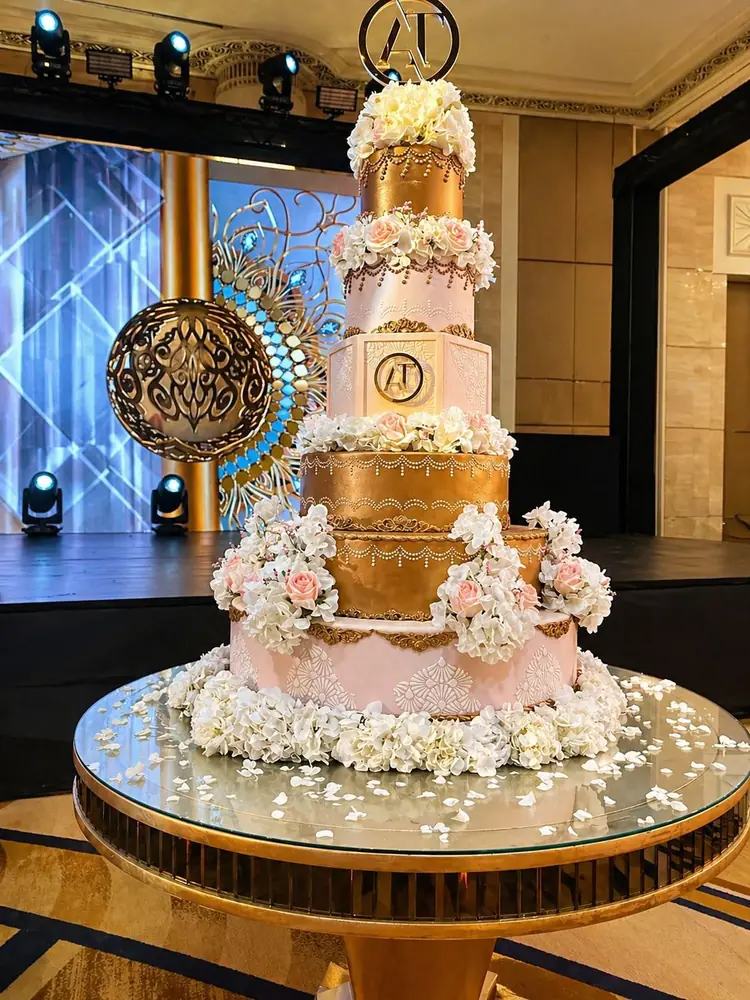 Grateful to be part of special moments , where art meets celebration. More than 5 ft , beautiful wedding cake 