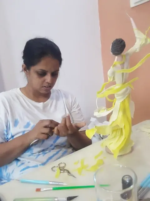 Building a fondant dancer figure